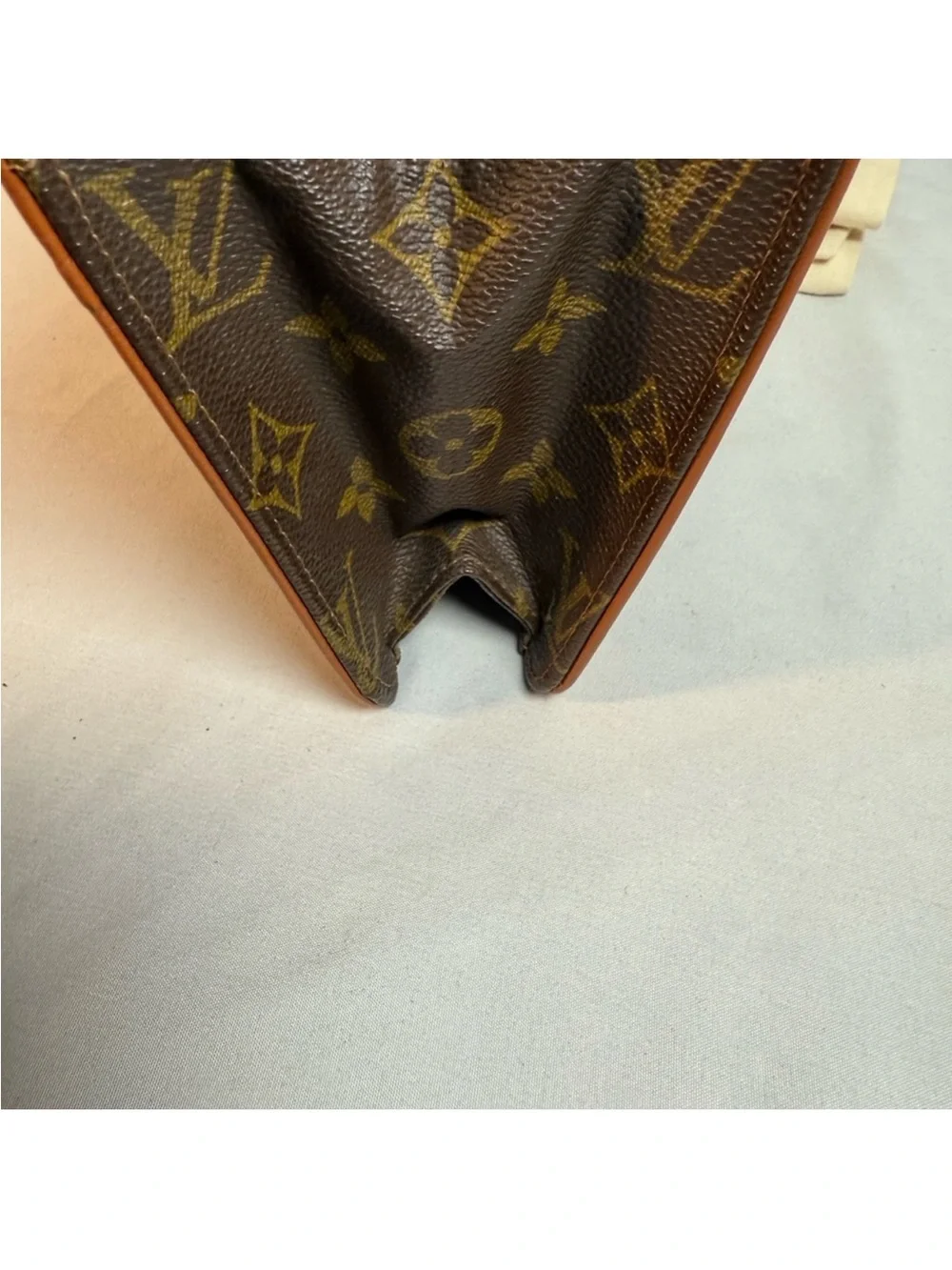 Louis Vuitton Monogram Pochette Dame clutch bag with dust bag Authentic